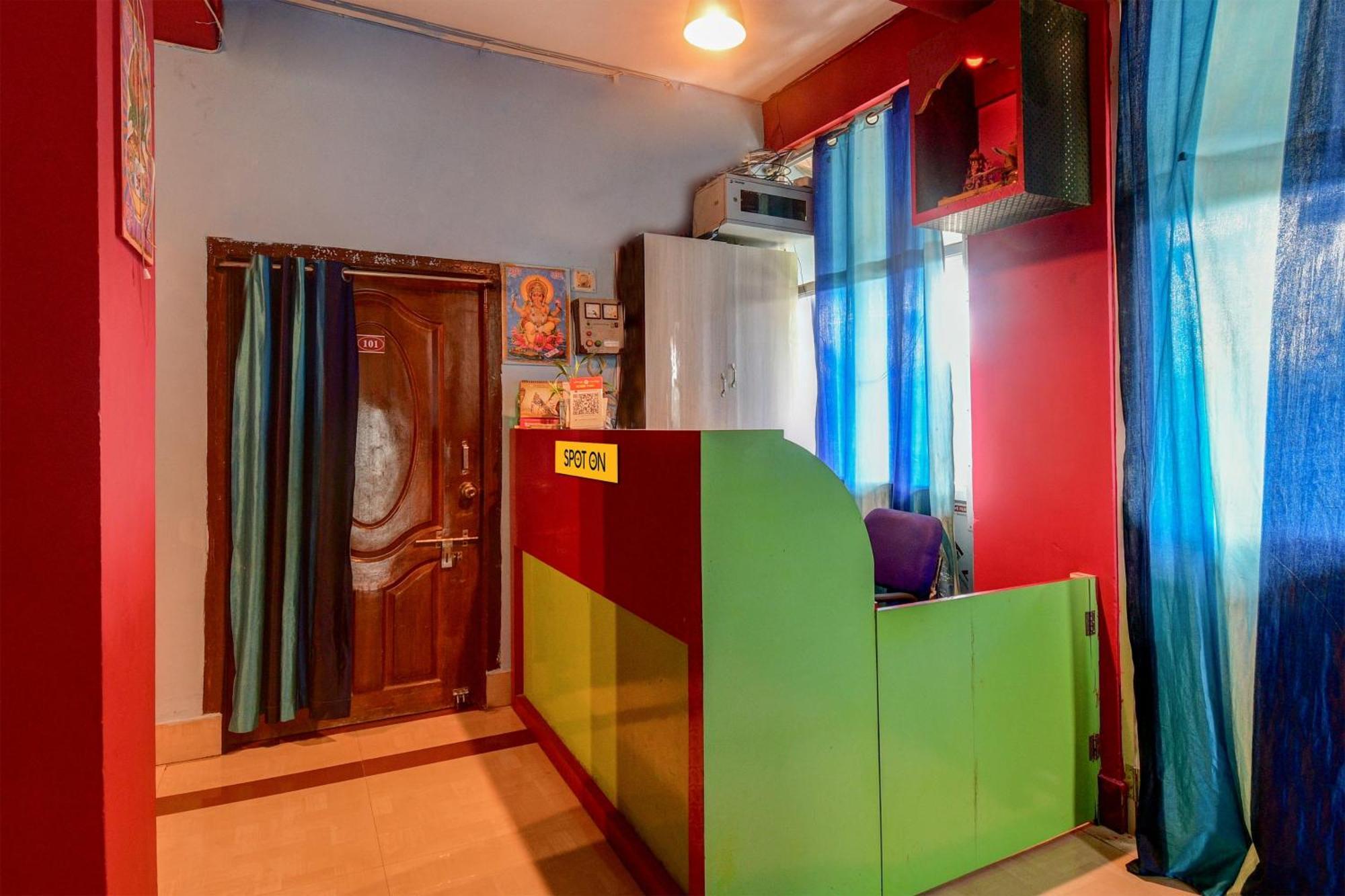 Oyo Flagship Pratikshya Guest House Baripada エクステリア 写真